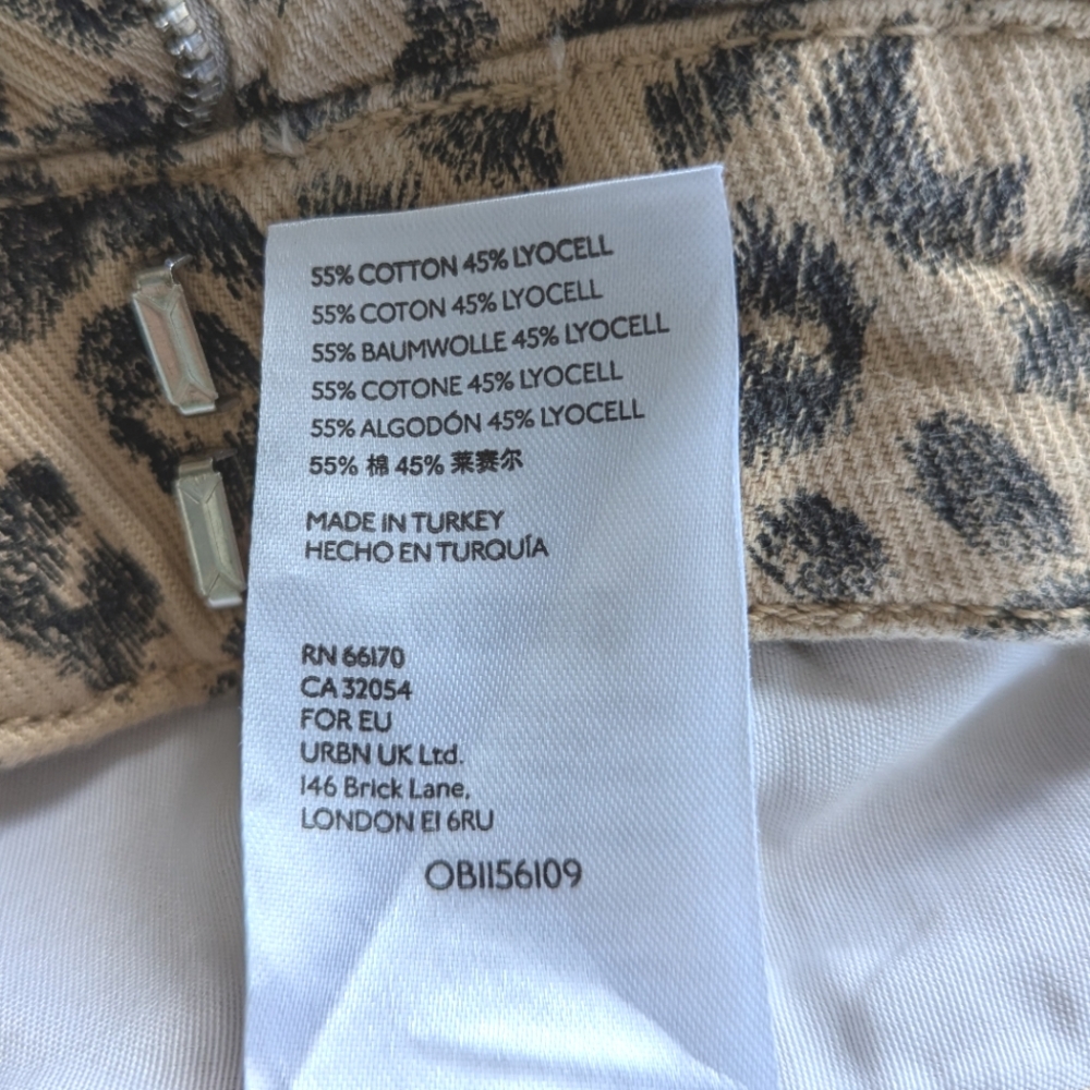 Free People 'We The Free' Animal Print Pleated Denim High Waisted Denim Shorts - Picture 8 of 9